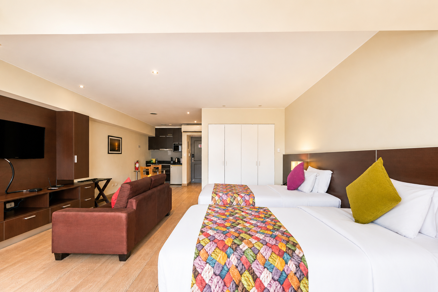 2 Twin Beds One-Bedroom Apartment
